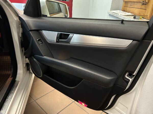 MERCEDES Classe C250 SW 4Matic 204Cv Avantgarde - immagine 19