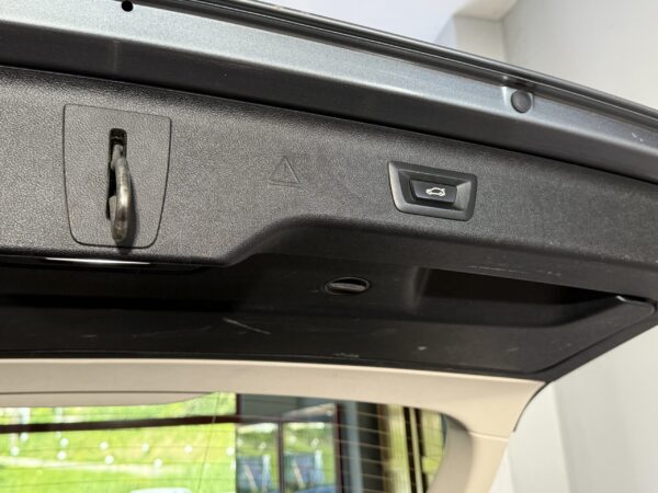 Bmw 520d 48V Xdrive Touring Business - immagine 17